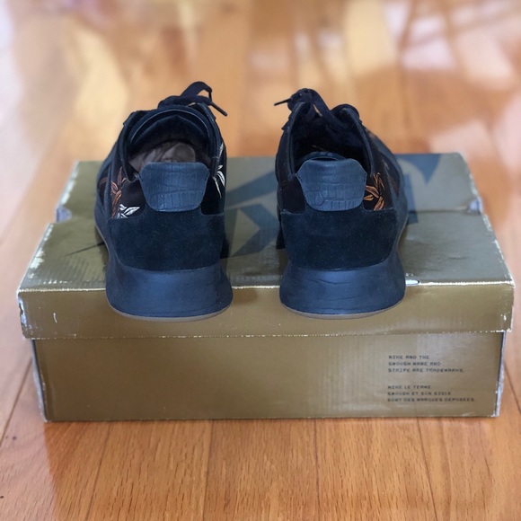 PRICE DROP! 
1 of 1 Lacoste Silk Bamboo gator skin (ONLY PAIR) - Picture 4 of 5